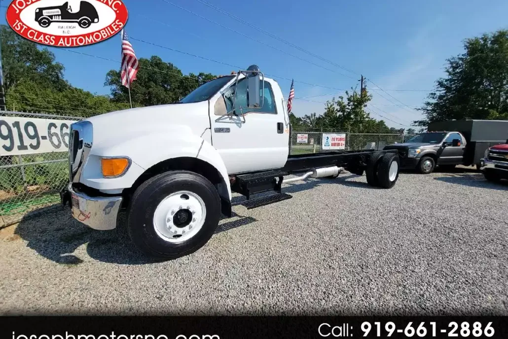 2005 Ford F-750 photo 1