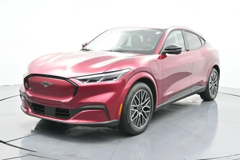 2025 Ford Mustang Mach-E Premium photo 1