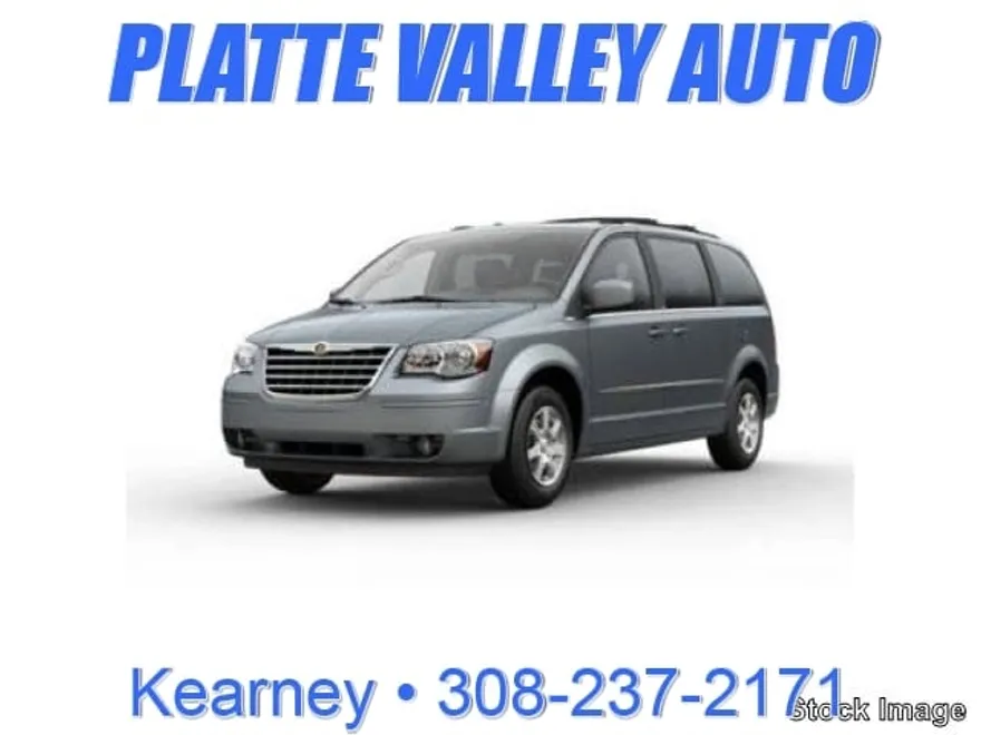 2010 Chrysler Town & Country Touring photo 1