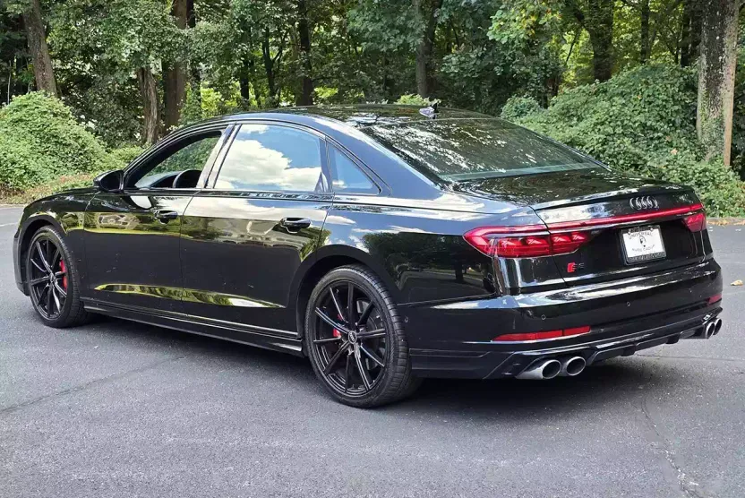 2022 Audi S8 Plus photo 1