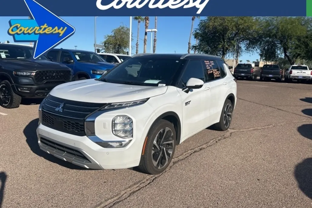 2023 Mitsubishi Outlander PHEV SEL photo 1