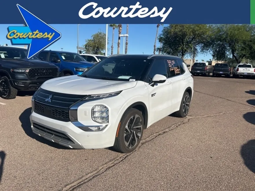 2023 Mitsubishi Outlander PHEV SEL photo 1