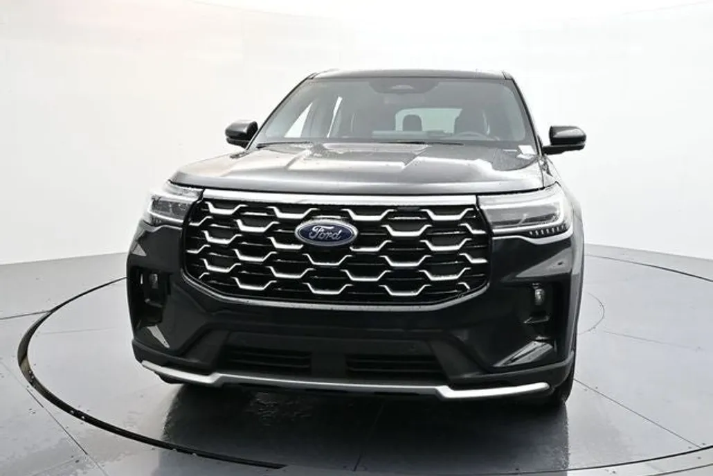 2025 Ford Explorer Platinum photo 1