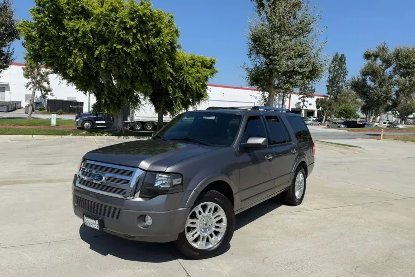 2014 Ford Expedition Limited photo 1