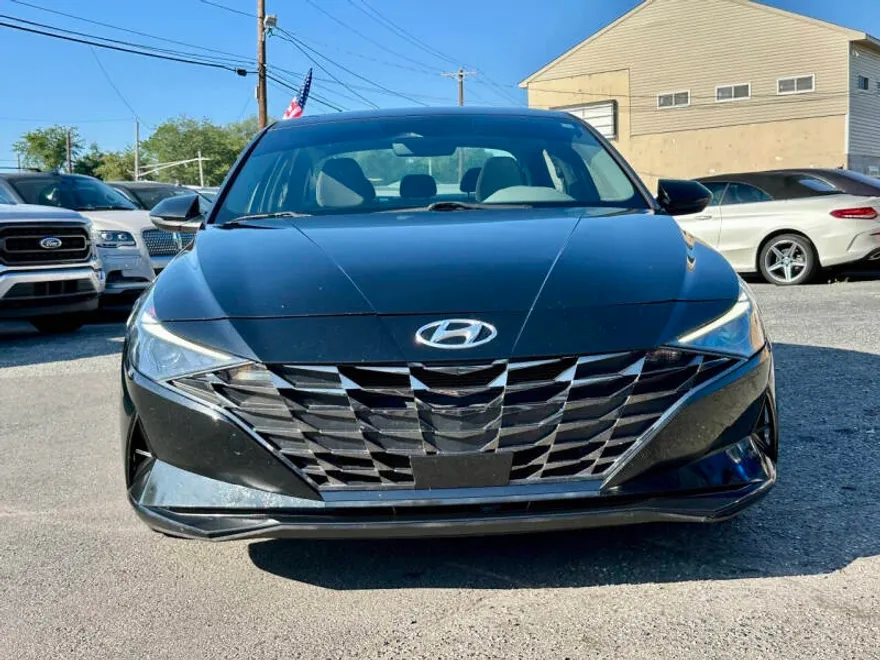 2021 Hyundai Elantra SEL photo 1