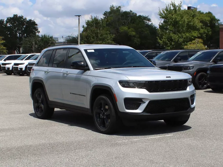 2025 Jeep Grand Cherokee Altitude X photo 1