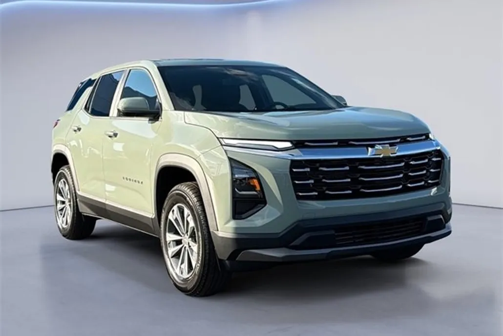 2026 Chevrolet Equinox LT photo 1