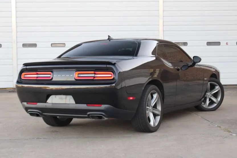 2015 Dodge Challenger R/T photo 1