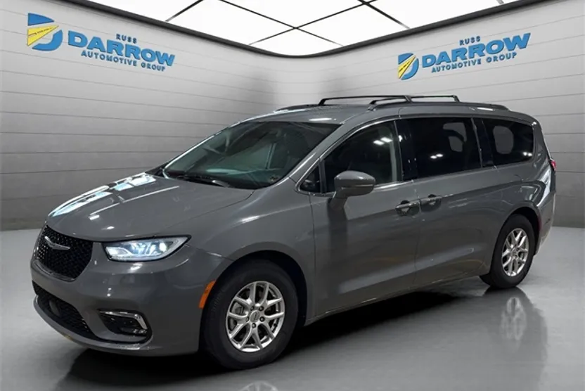 2022 Chrysler Pacifica Touring L photo 1