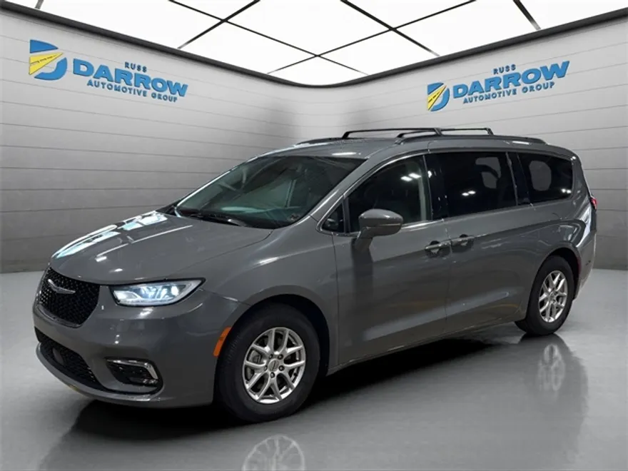 2022 Chrysler Pacifica Touring L photo 1