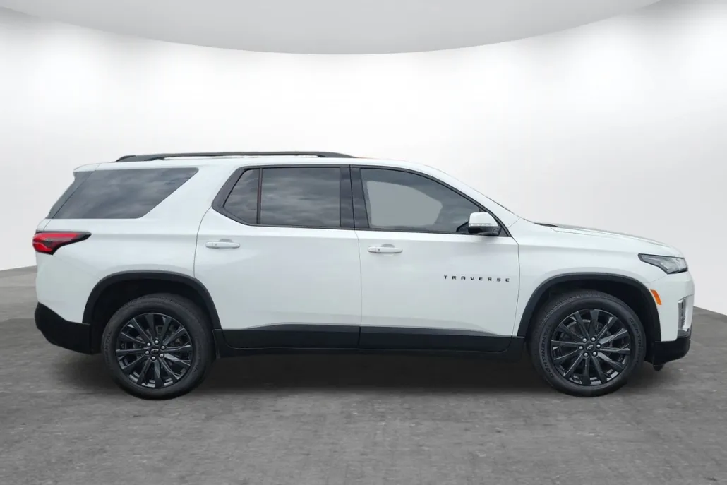 2023 Chevrolet Traverse RS photo 1