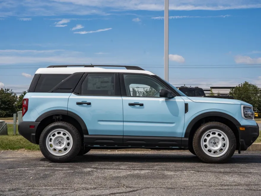 2025 Ford Bronco Sport Heritage photo 1