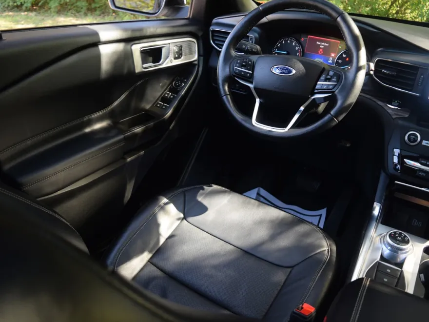 2020 Ford Explorer Limited photo 1