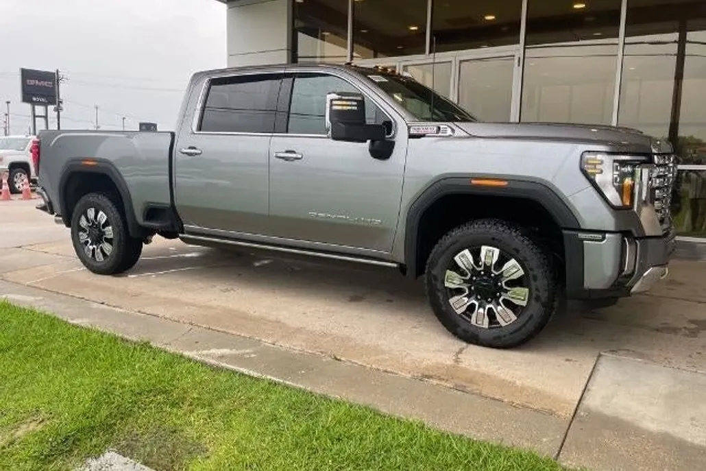 2025 Gmc Sierra 2500 HD Denali photo 1