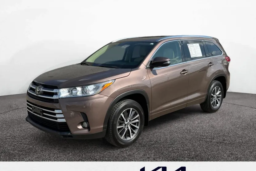 2017 Toyota Highlander XLE photo 1