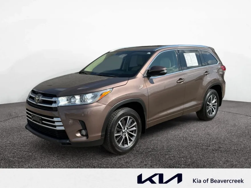 2017 Toyota Highlander XLE photo 1