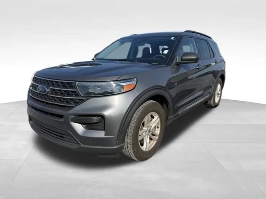 2023 Ford Explorer XLT photo 1