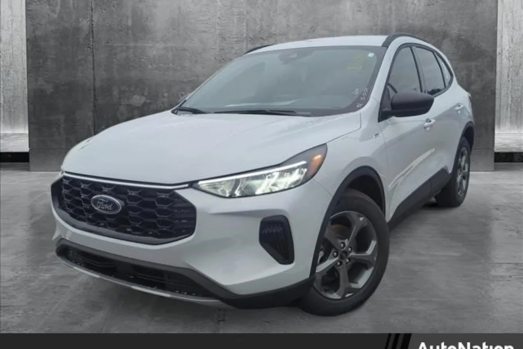 2025 Ford Escape ST-Line photo 1