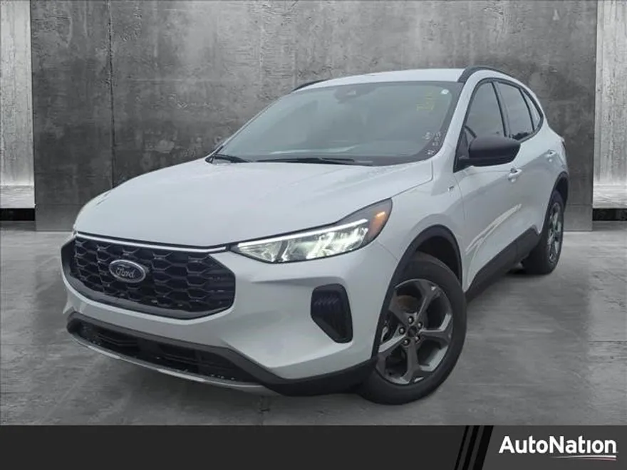 2025 Ford Escape ST-Line photo 1