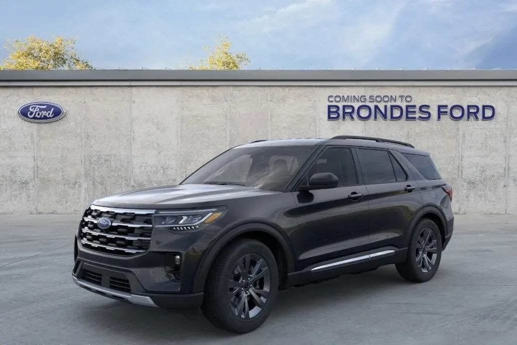 2025 Ford Explorer photo 1