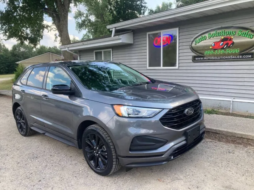 2022 Ford Edge SE photo 1