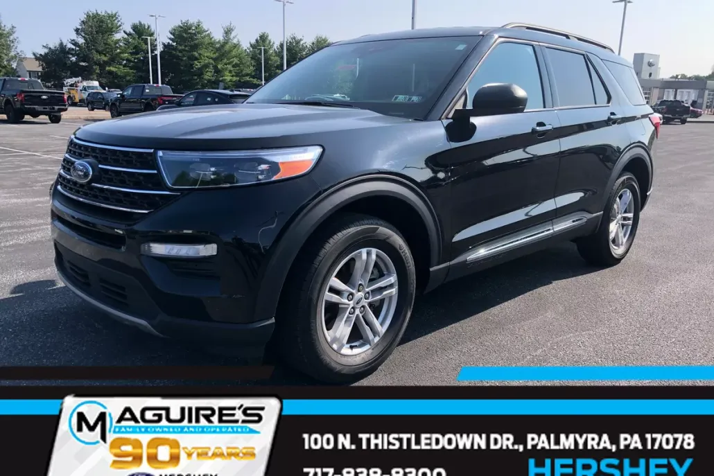 2023 Ford Explorer XLT photo 1