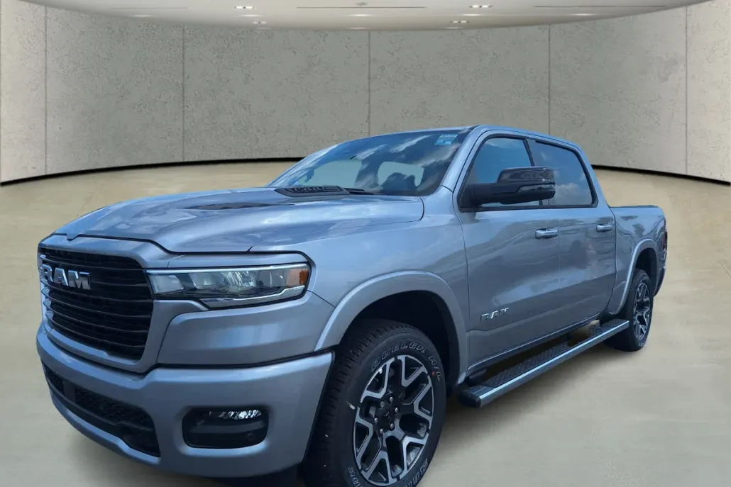 2025 Ram 1500 Laramie photo 1
