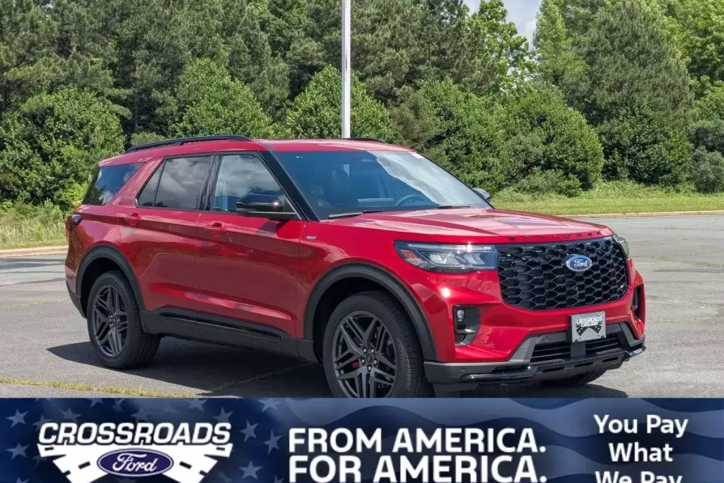 2025 Ford Explorer ST-Line photo 1