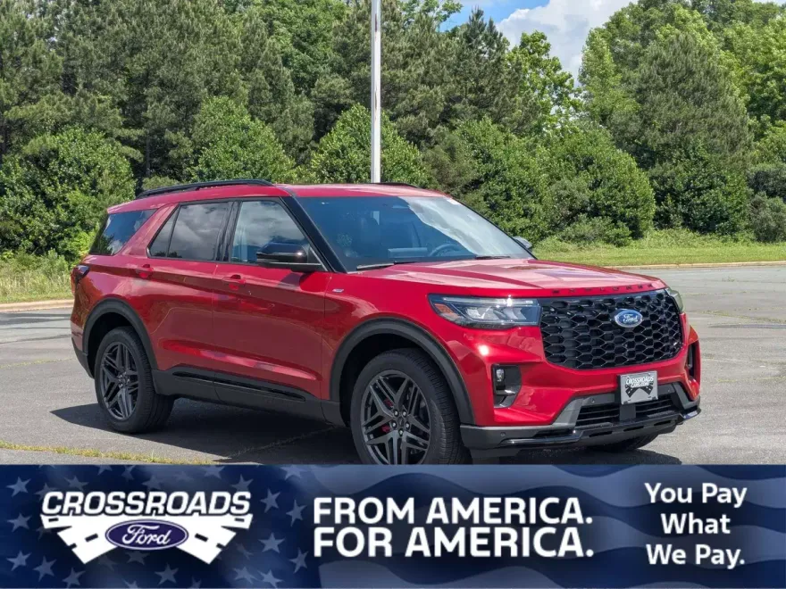 2025 Ford Explorer ST-Line photo 1