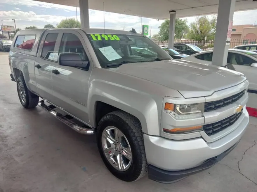 2018 Chevrolet Silverado 1500 Custom photo 1