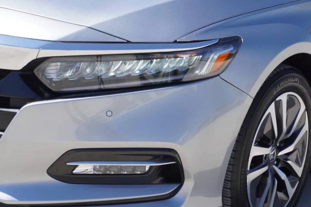 2019 Honda Accord Hybrid Touring photo 1