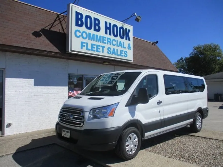 2019 Ford Transit Passenger XLT photo 1