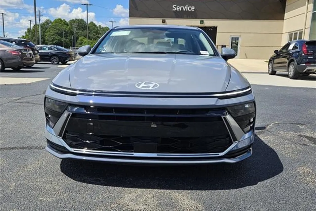2025 Hyundai Sonata Hybrid SEL photo 1