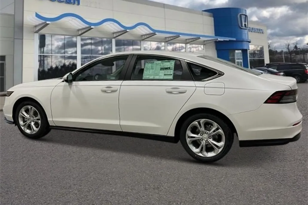 2025 Honda Accord LX photo 1