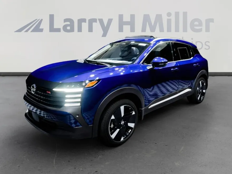 2025 Nissan Kicks SR photo 1