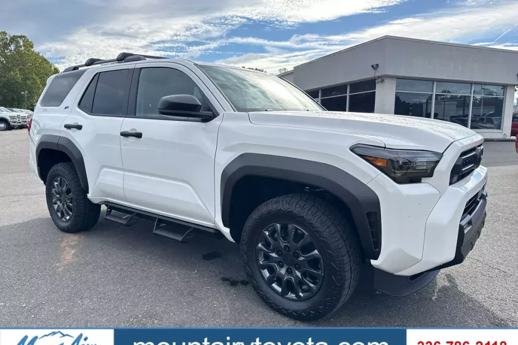 2025 Toyota 4Runner SR5 photo 1