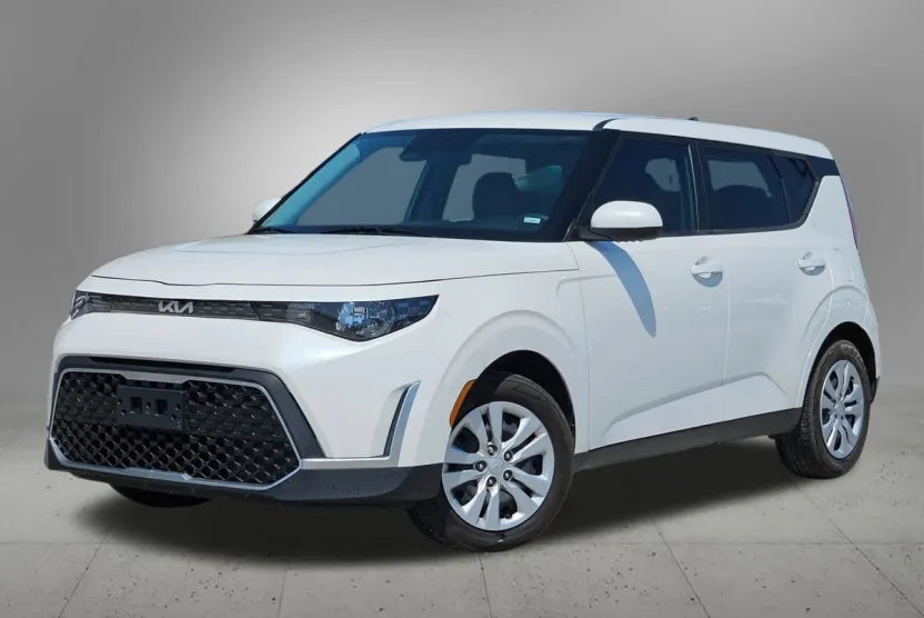 2023 Kia Soul LX photo 1