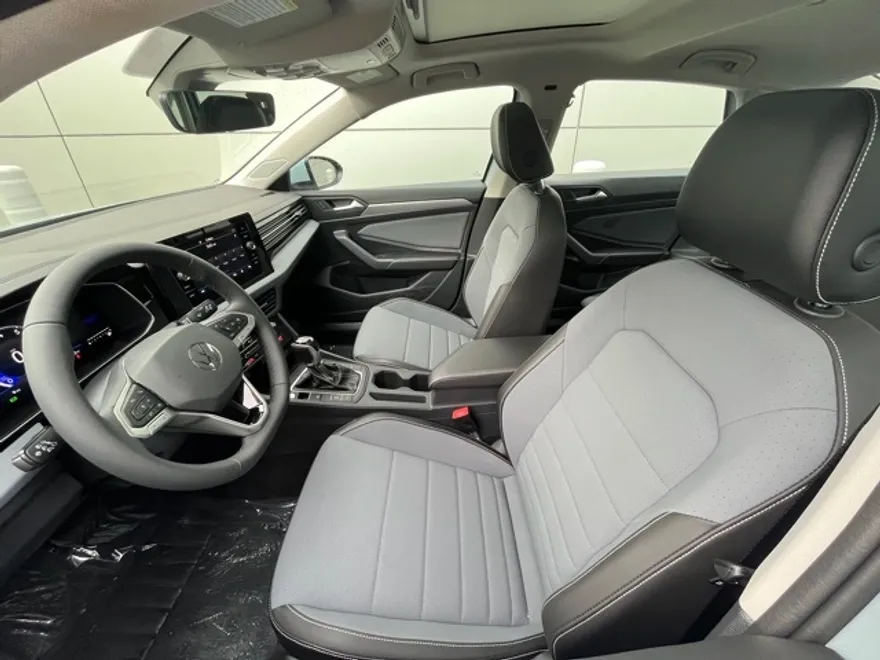 2026 Volkswagen Jetta SE photo 1