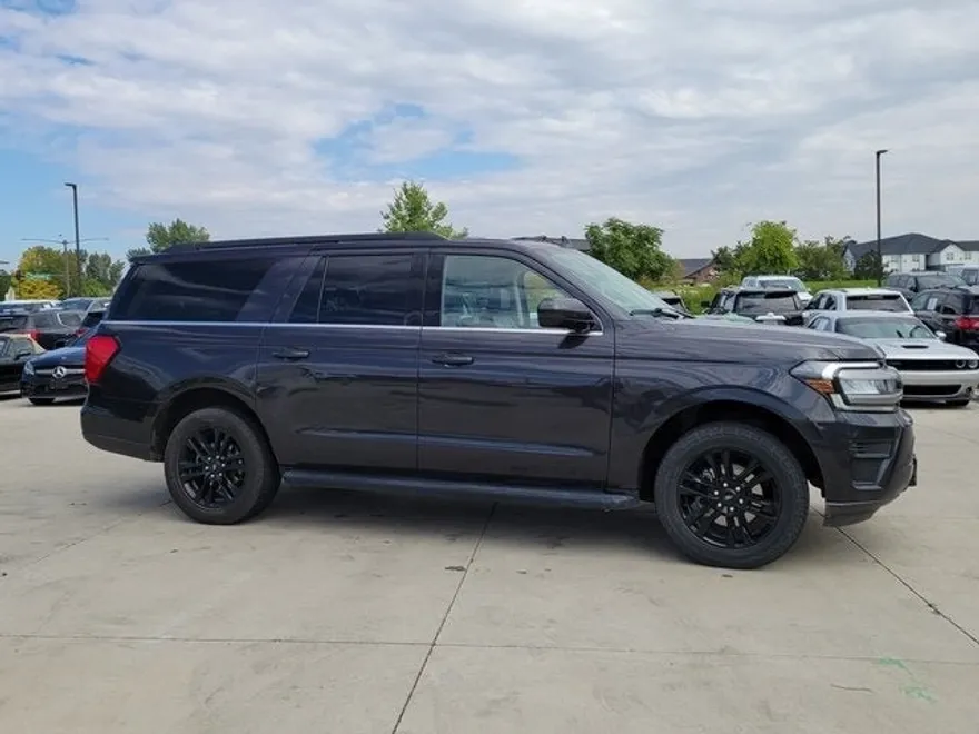 2024 Ford Expedition MAX XLT photo 1