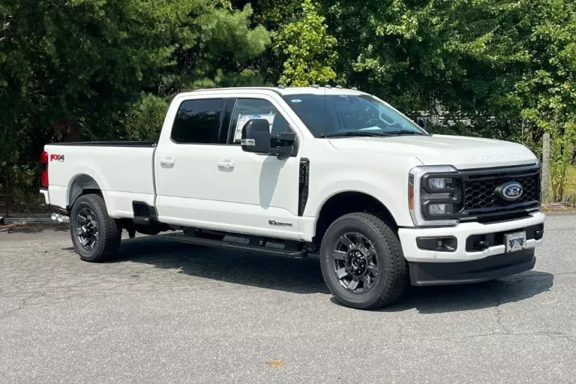 2024 Ford F-350 Lariat photo 1