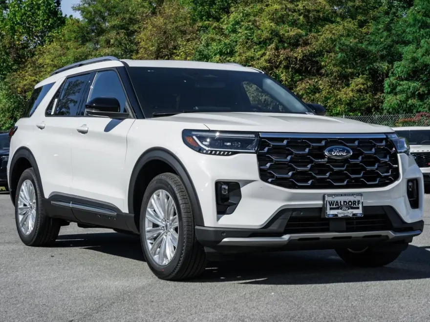 2025 Ford Explorer Platinum photo 1