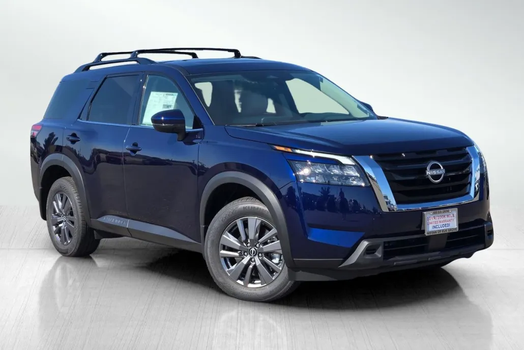 2025 Nissan Pathfinder SV photo 1