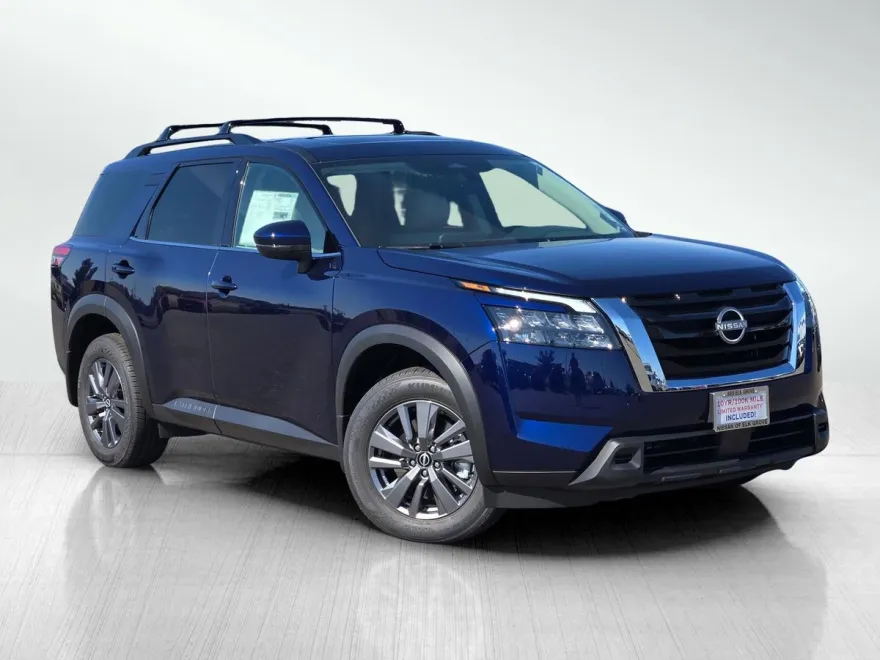 2025 Nissan Pathfinder SV photo 1