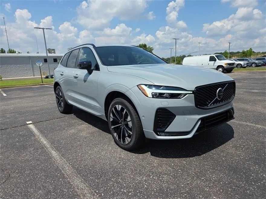 2026 Volvo XC60 B5 Plus photo 1