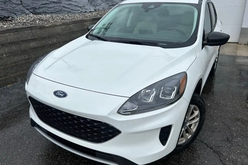 2022 Ford Escape SE photo 1