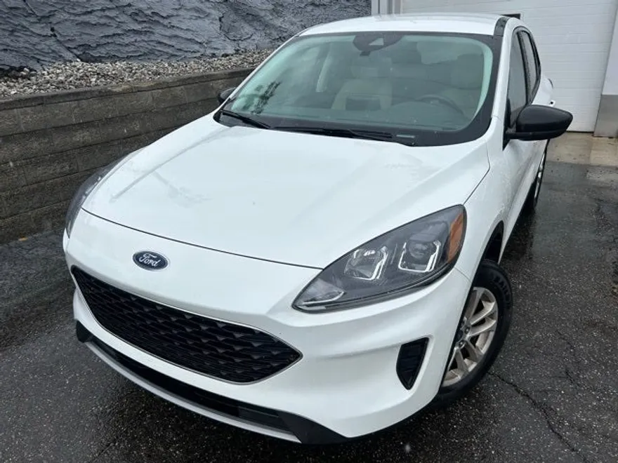 2022 Ford Escape SE photo 1