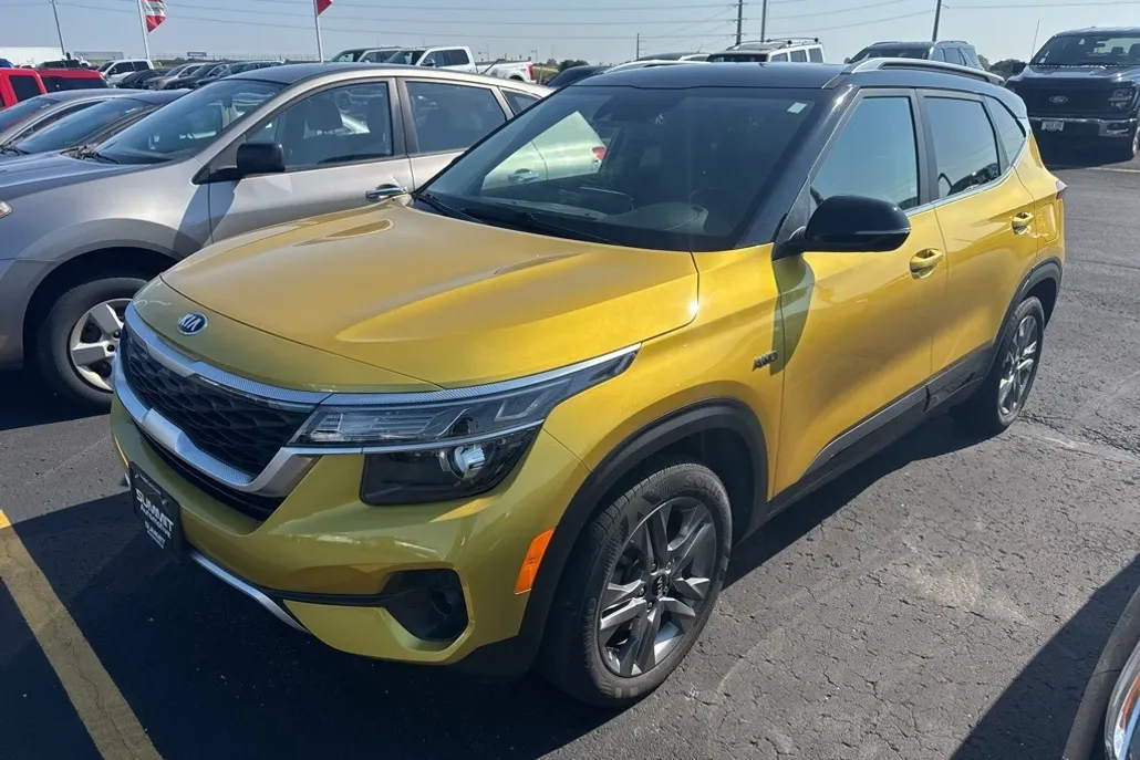 2021 Kia Seltos S photo 1