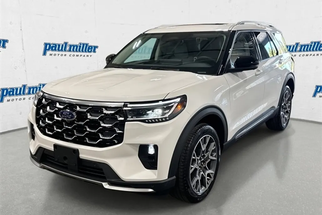 2025 Ford Explorer Platinum photo 1