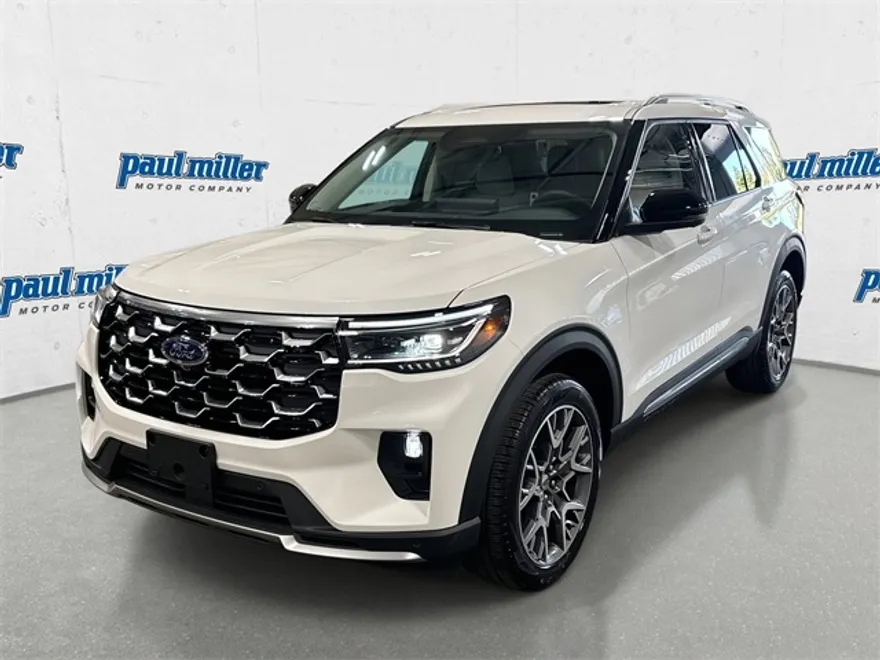 2025 Ford Explorer Platinum photo 1