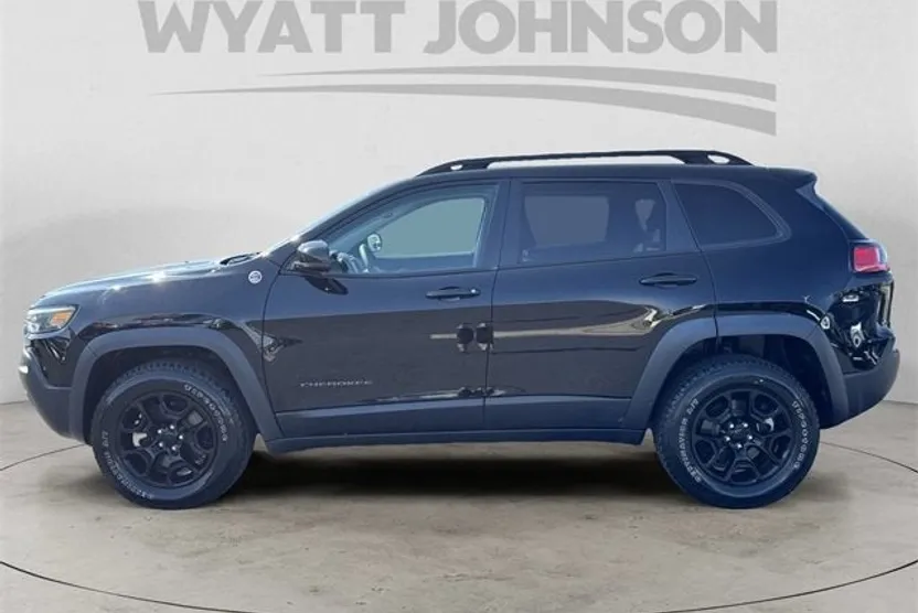 2022 Jeep Cherokee Trailhawk photo 1